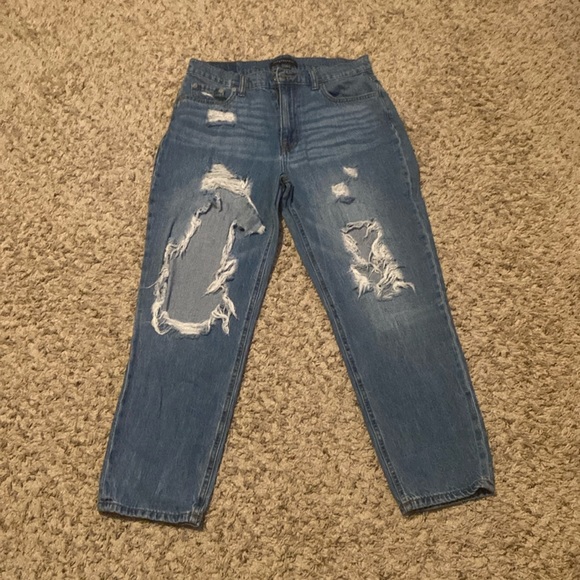 Aéropostale Medium/Dark Wash Denim Mom Jeans. Size 10 - Picture 1 of 3